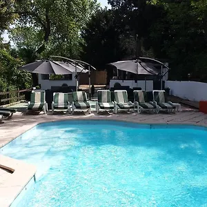 https://hotel-la-maillane.fr-provencehotel.com